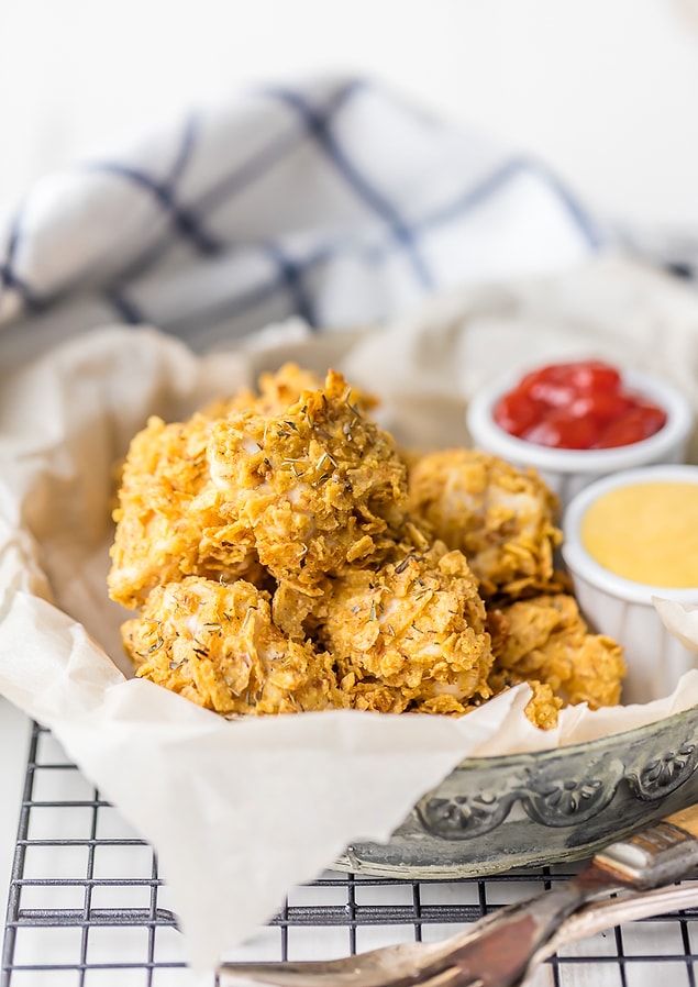 6. Soğan halkası mı nugget mı diye karar veremeyenlere ikisini bir arada sunuyoruz.