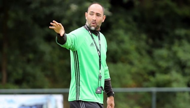Daha sonra 8 aylık bir PAOK tecrübesi yaşayan genç teknik adam; bu sezon Karabükspor'un başına geçti.