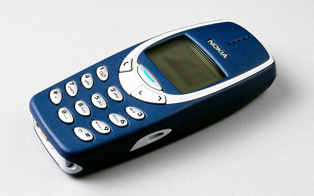 В это невозможно поверить, но легендарная Nokia 3310 возвращается! -  onedio.ru