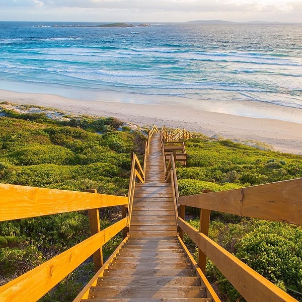 16. Пляж неподалеку от города Эсперанс