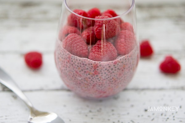 17. Малиновый чиа-пудинг.