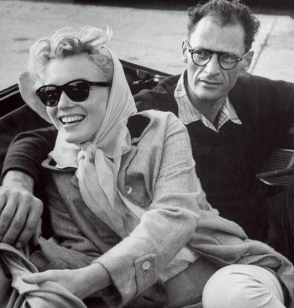 1951'de Hollywood'da geçen kısa bir ilişkiden sonra, Arthur Miller ve Marilyn Monroe 1956'da evlendiler.