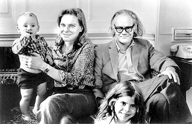 Robert İngiliz yazar Caroline Blackwood ile tanışana kadar 'ihanet ve pişmanlık' çağı yaşadı.