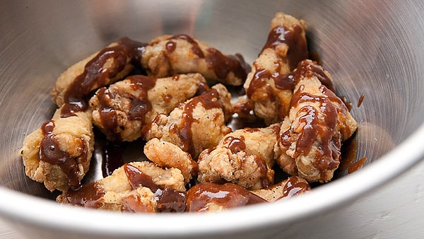 10. Куриные крылышки в арахисовом соусе