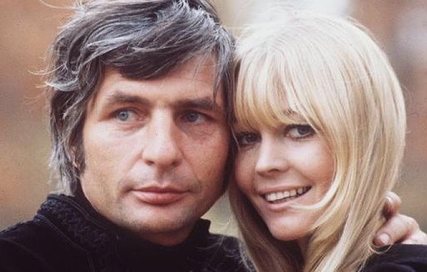 9. Муж Бриджит Бардо удивил ее дождем из роз