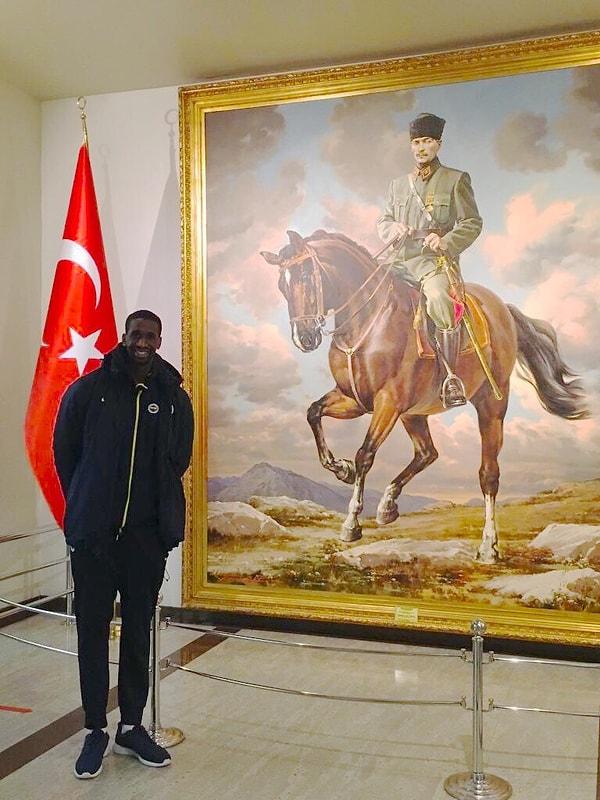 Ve son olarak Fenerbahçe, Türkiye Kupası için Ankara'ya gittiğinde Ekpe Udoh Anıtkabir'i ziyaret etmeden İstanbul'a dönmedi.