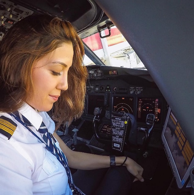 Hollanda doğumlu Erdoğan, 8 yıldır Türkiye'de yaşıyor ve Pegasus Havayolları'nda pilotluk yapıyor.