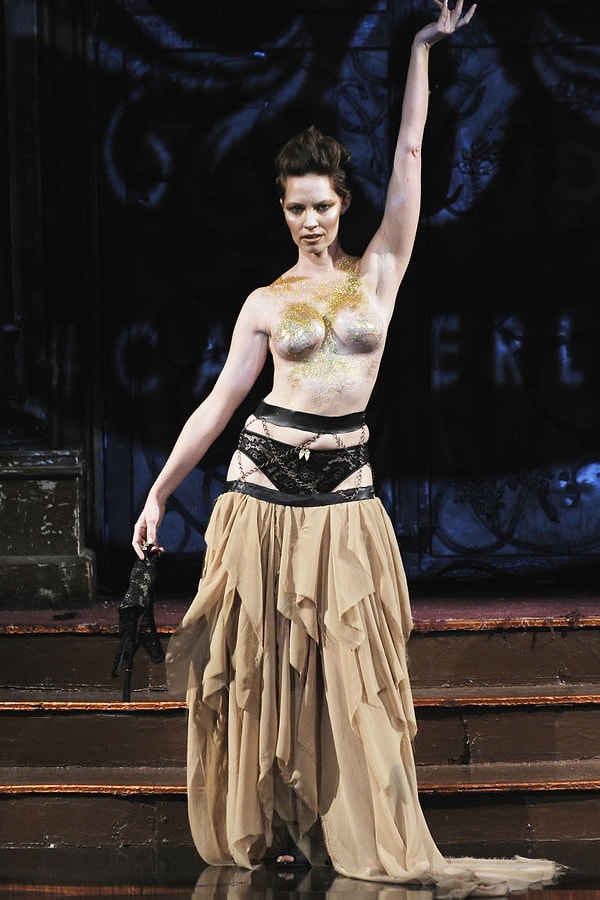 Именно поэтому "верх" моделей в большинстве случаев был открыт. Таков был замысел.