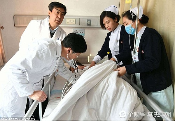 2. Доктора утверждают, что в мире до этого такую операцию проводили лишь два раза.