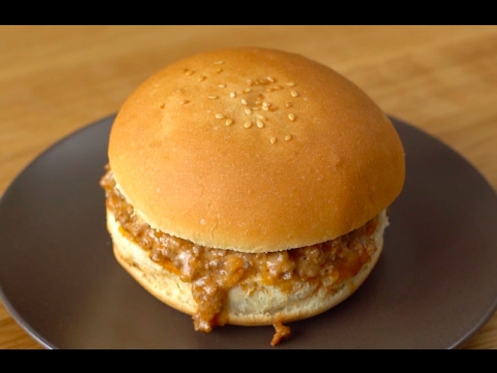 Karnıyarık İçini Hamburgere Çevirdik: Dağınık Burger Nasıl Yapılır?