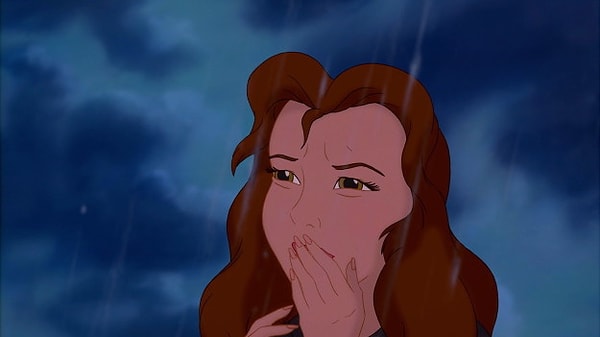 ... почему Белль делает такое лицо, словно все только что не происходило на ее глазах и она понятия не имеет, кто этот новый парень.