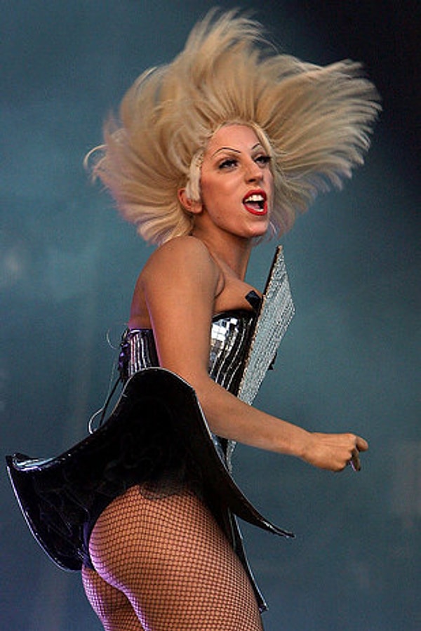 6. Леди Гага: 2009 vs 2016.