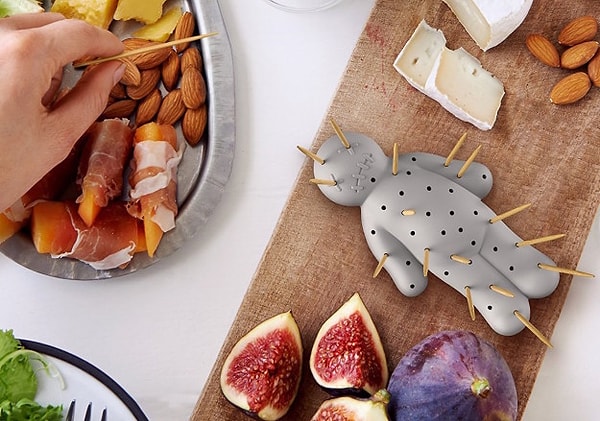 18. А как вам эта кукла вуду в качестве держателя для зубочисток?