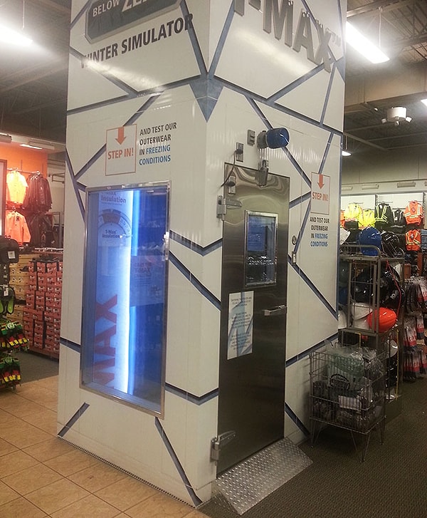 5. Вы купили зимнюю одежду и хотите сразу опробовать, как она будет защищать вас от холода? В этом магазине для этого существует специальная комната - симулятор холода