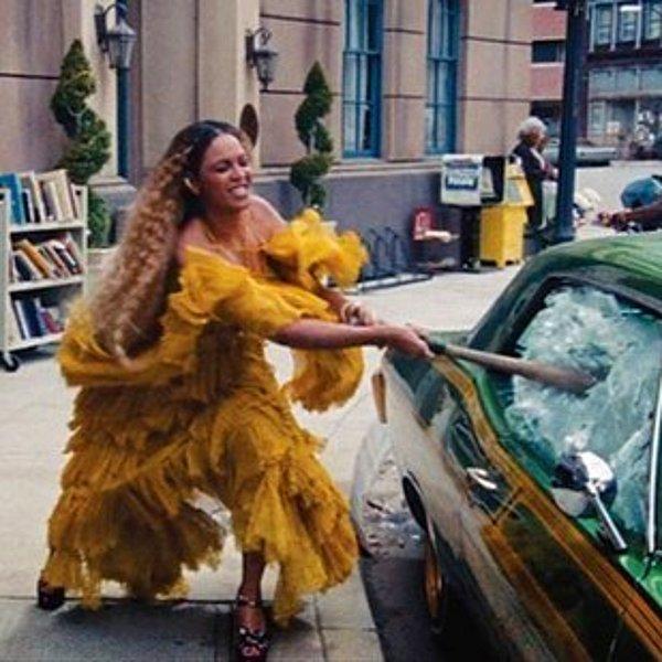 İnternet üzerinde karşımıza çıkan bu yeni bağımlık yaratabilecek oyun ise 'Limonata Çılgınlığı' adında ve Beyonce temalı bir aksiyon içeriyor.