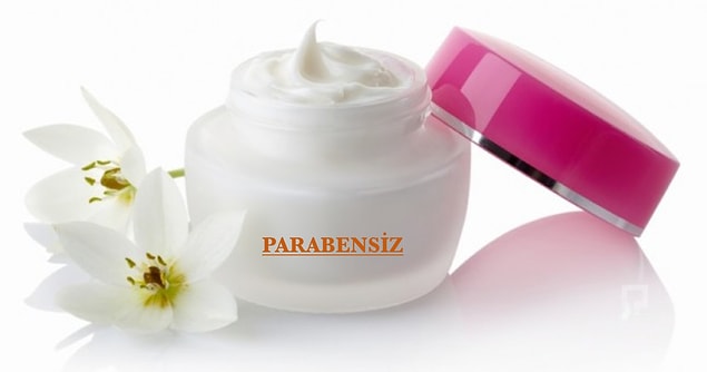 13. Parabensiz ürünleri tercih ettiğiniz durumda daha sağlıklı olduğunu ama kullanım sürelerinin daha kısa olduğunu unutmayın. Paraben içindeki maddeler oluşacak maddeleri öldürmediğinden ürününüz daha hızlı bozulacaktır.