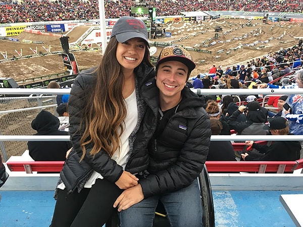 4. Они полюбили друг друга и вскоре обручились