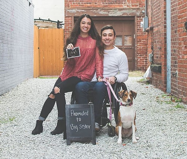 7. На этих фотографиях мы можем видеть, насколько эта пара счастлива от такой новости