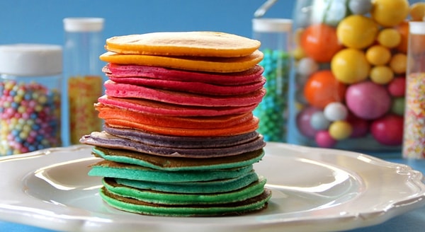 6. Разноцветные блинчики с начинкой.