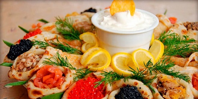 К Масленице готовы! 12 вкуснейших рецептов блинов с начинкой