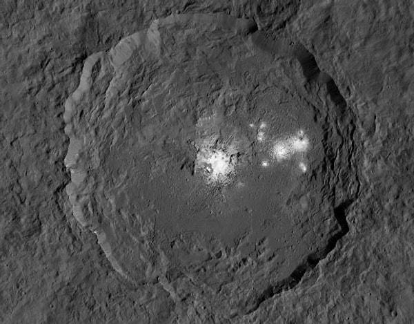 Bu da şu anlama geliyor: Bulunan bileşikler yüksek ihtimalle Ceres'e özgü.