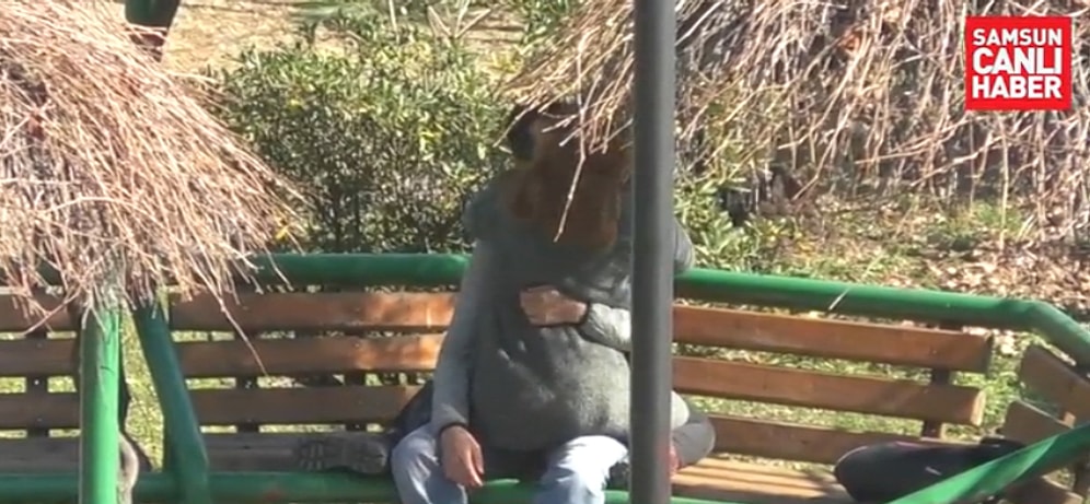 Parkta Sevişirken Polis Gelince Topuklayan Çift