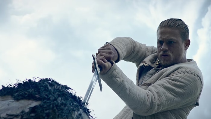 King Arthur: Legend Of The Sword Filminden Yeni Fragman Geldi