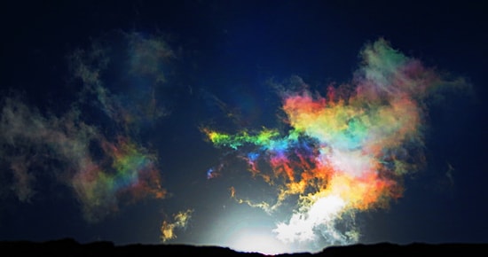 Огненная радуга: невероятный феномен в небе над Сингапуром