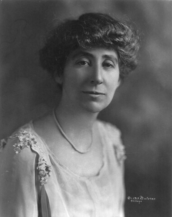 19. ABD'nin ilk kadın kongre üyesi (1916)