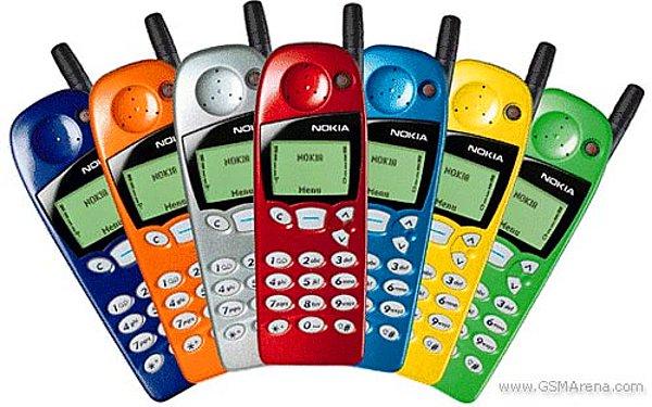 16. Nokia renkli kapaklı ve Yılan oyunlu 5110 modeliyle piyasaları alt üst etmeye hazırlanıyordu.