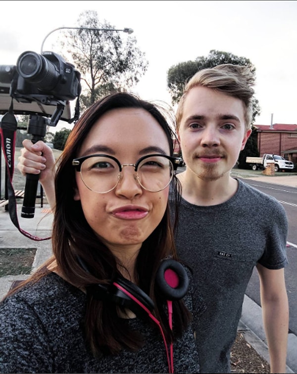 9. Юные влюбленные считают, что судьба свела их вместе онлайн, и подчеркивают, что их совместные приключения сделали их теми, кто они есть сейчас.