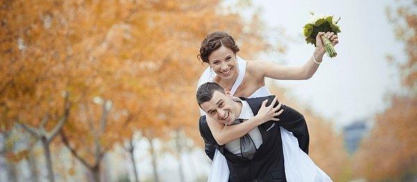Evli kadınlar evli erkeklere göre daha mutlu olduklarını belirtti