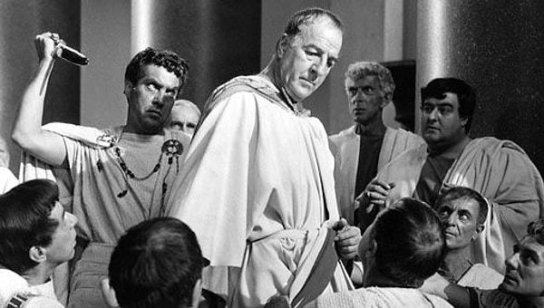5. Julius Caesar'ı öldüren Marcus Julius Brutus, hangisinin yeğeniydi?
