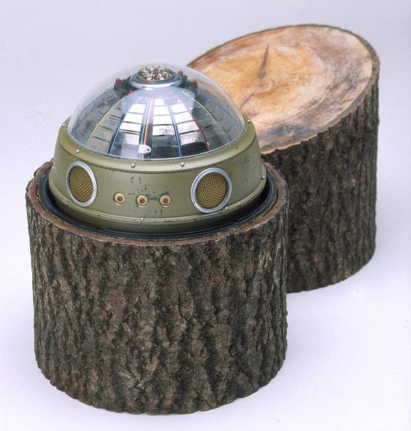 5. Ağaç kütüğü dinleme cihazı, 1970'lerin başı.