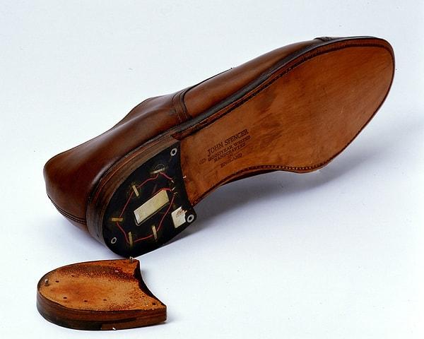 12. Topuk vericili ayakkabı, 1960'lar–1970'ler arası.