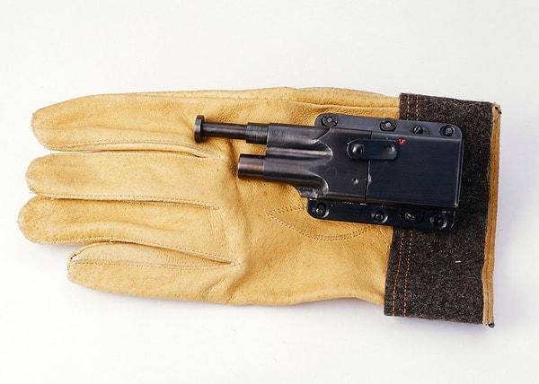 15. Eldiven tabanca, 1942–1945.