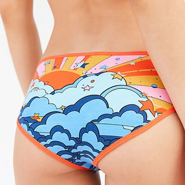 18. Подари своим ягодицам уютные обнимашки в виде белья с принтом заката в стиле поп-арт.
