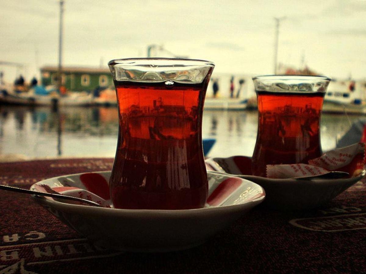 Бардак по турецки. Армуд Стамбул. Турецкий чай. Турецкий чай бардак. Чай в Турции.