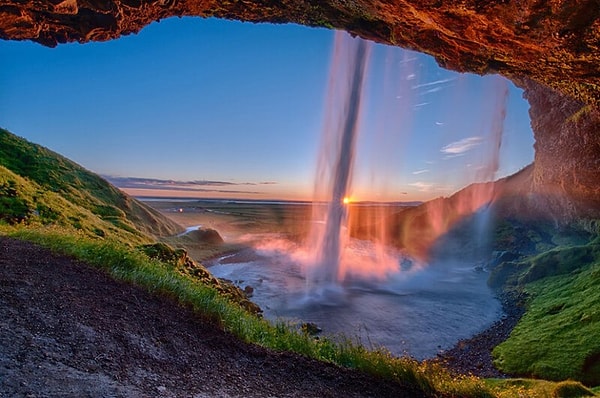 9. Водопад Сельяландсфосс (Исландия)