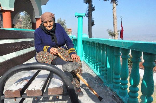 Soma'da yaşayan Fatma Sazan'ın, Karamanlı Mahallesi'ndeki evinin önünde, 13 Şubat 2014 tarihinde iki grup arasında kavga çıktı.