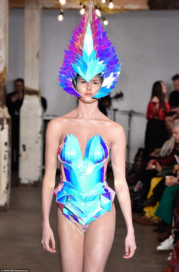 Остроконечные шлемы