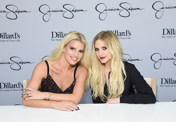 7. Джессика и Эшли Симпсон