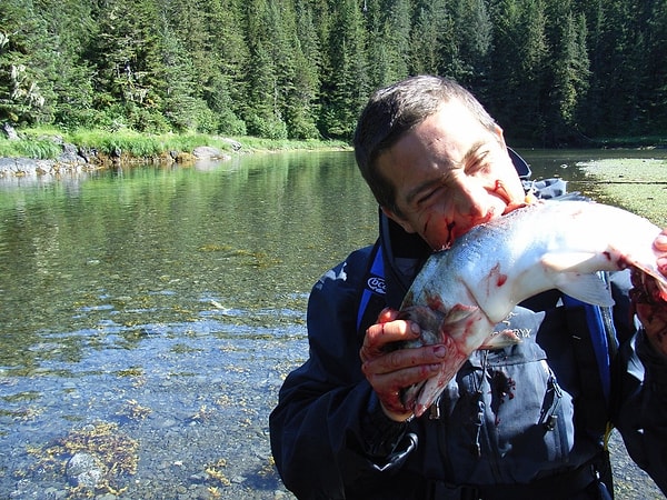 4. Он попадает в самые чудовищные ситуации.