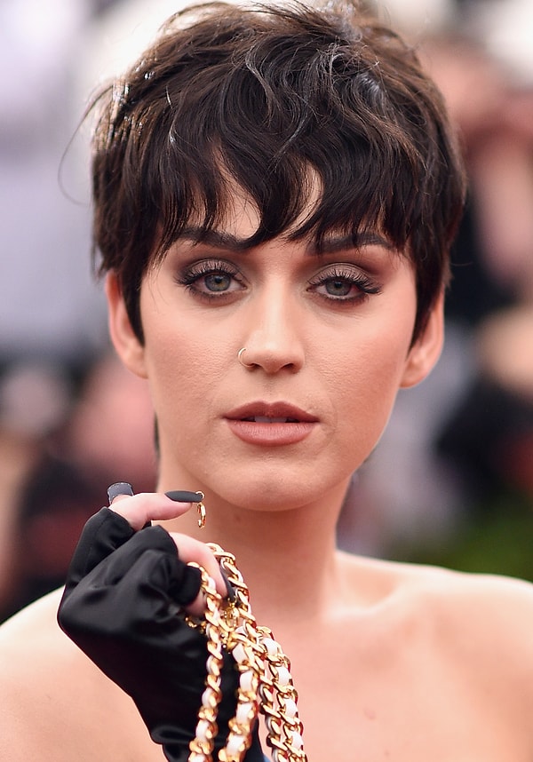 13. 2015 год: а вот тут Кэти Перри вновь выстрелила!