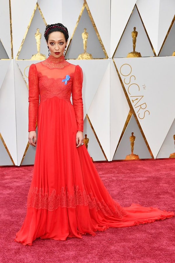 2. Рут Негга