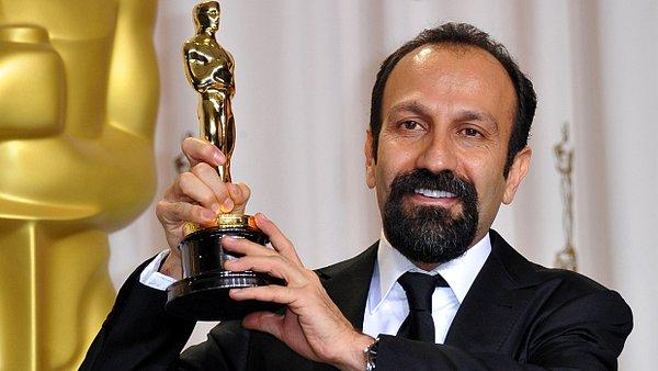 2012'de de en iyi yabancı film ödülünü kazanan Asghar Farhadi, törende konuşması sırasında ayakta alkışlanmıştı.