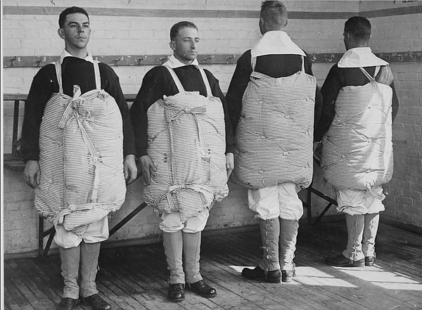 3. Спасательные жилеты