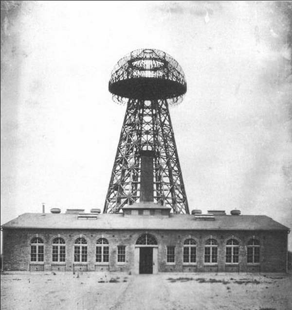 12. Телекоммуникационная башня