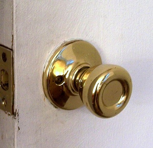 14. Кэмерон Диаз боится дверных ручек