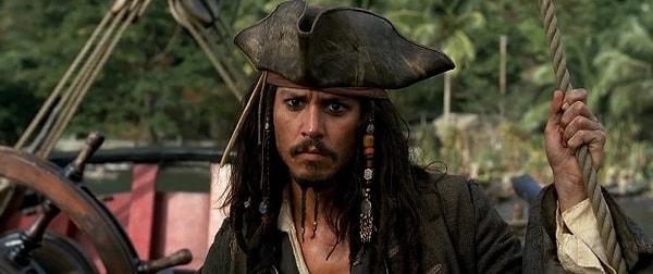 2. Karayip Korsanları: Siyah İnci'nin Laneti adlı filmi izleyen Disney yöneticileri, Johnny Depp'in performansıyla filmi mahvettiğini düşündüler.